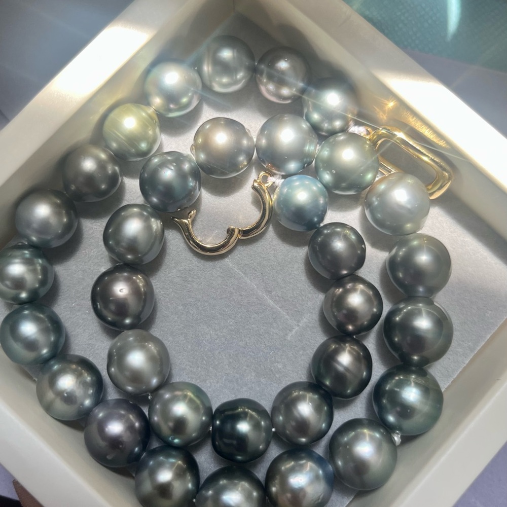 Natural Tahitian Pearl necklace 11-13mm